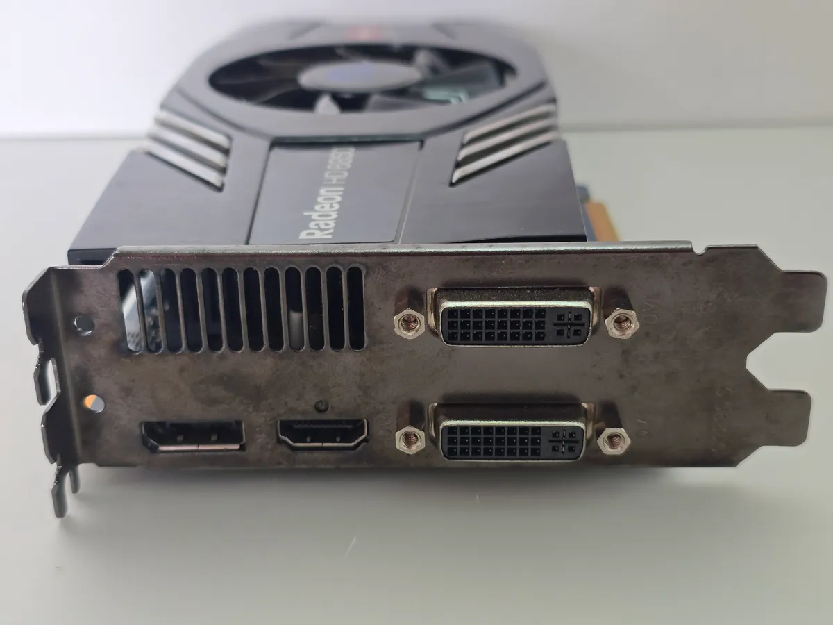 Купити відеокарту Sapphire Radeon HD 6850 1GB б/у з гарантією 1 місяць