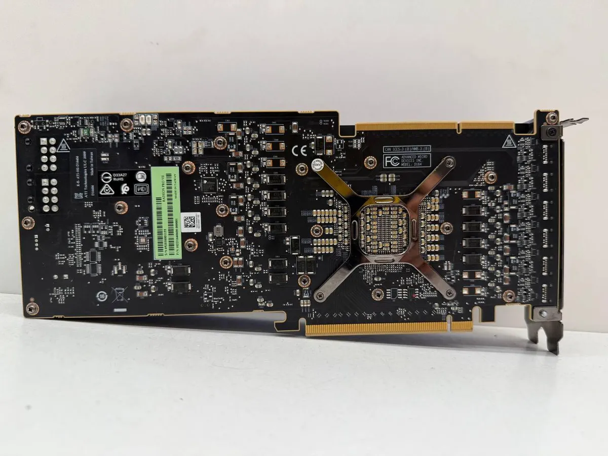 Вживана відеокарта AMD Radeon Pro VII 16GB HBM2 | Купити б/в професійний GPU в Україні