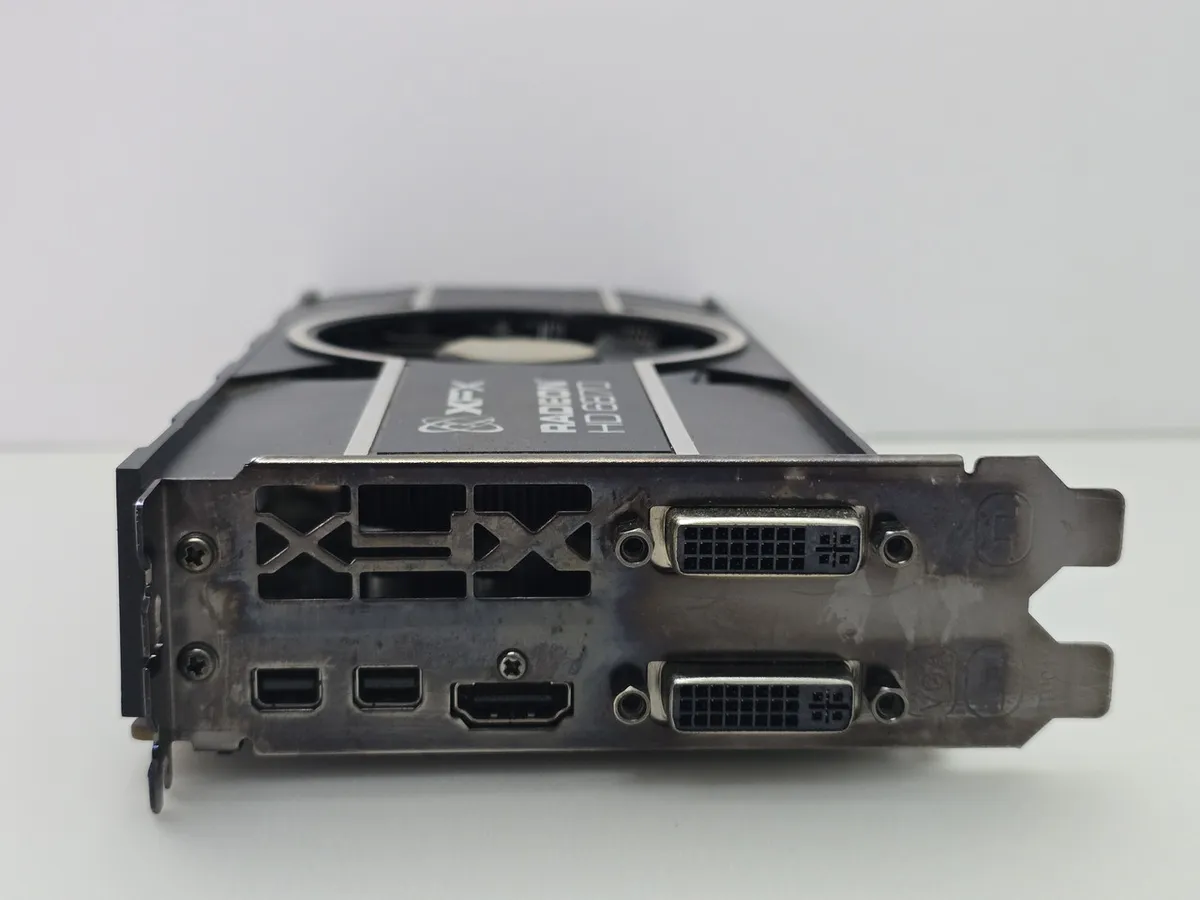 Купити відеокарту XFX Radeon HD 6870 1GB вживану з гарантією 1 місяць