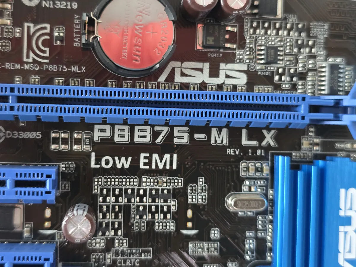 Материнська плата ASUS P8B75-M LX (LGA 1155, DDR3, б/в)