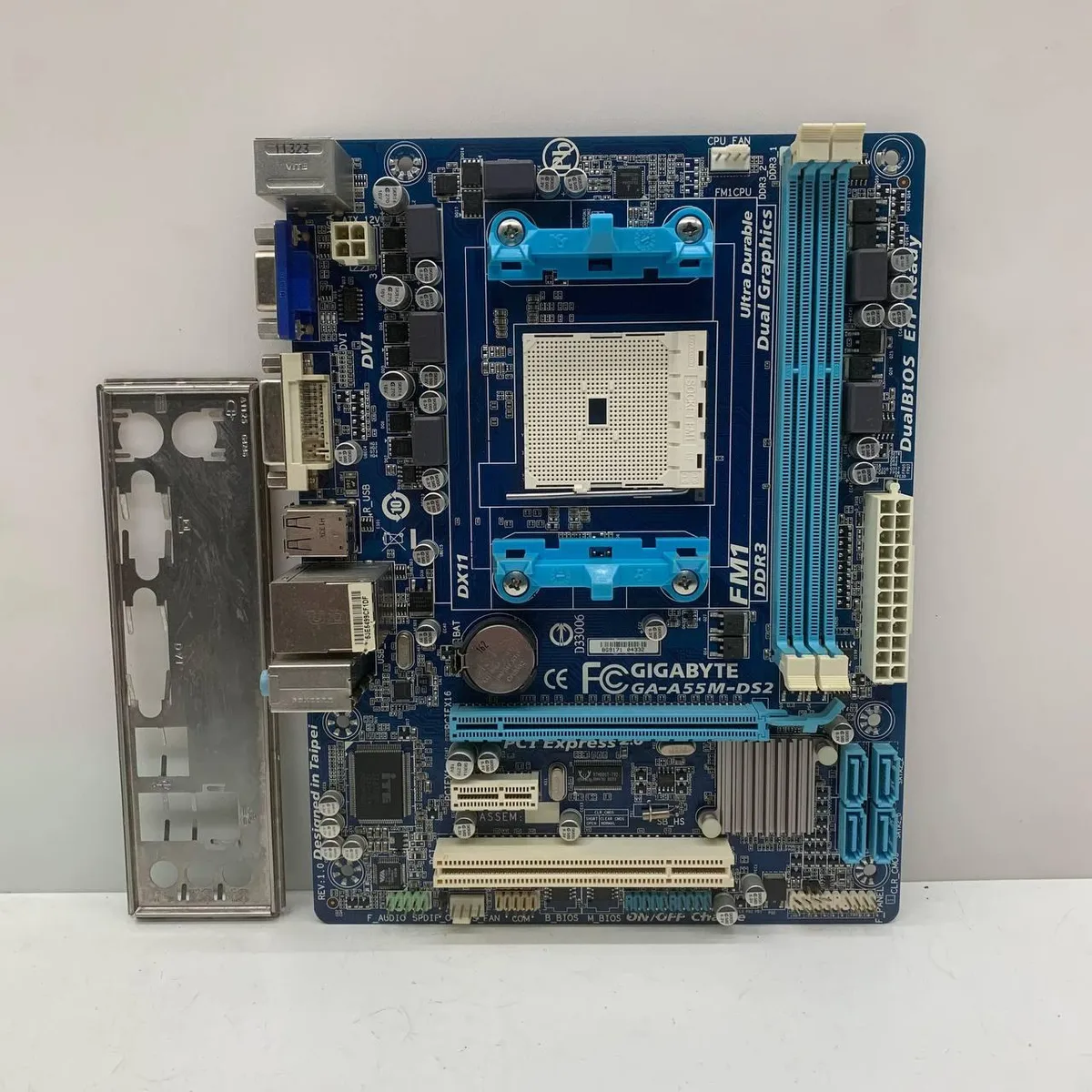 Материнська плата GIGABYTE GA-A55M-DS2 (Socket FM1, DDR3, б/