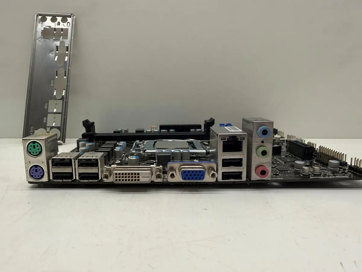 Материнська плата MSI H61M-P31 (LGA 1155, DDR3, б/в)