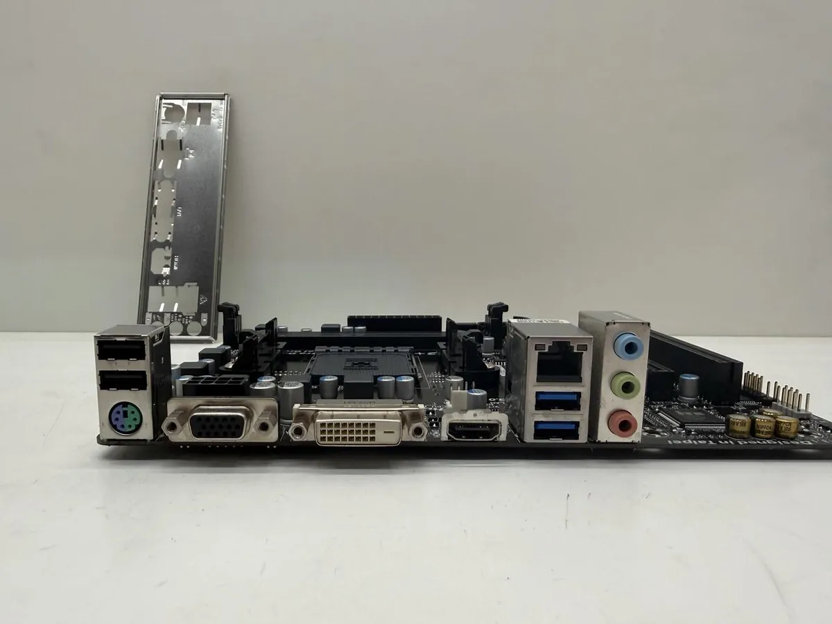 Материнська плата Gigabyte GA-F2A78M-HD2 (Socket FM2+, DDR3,