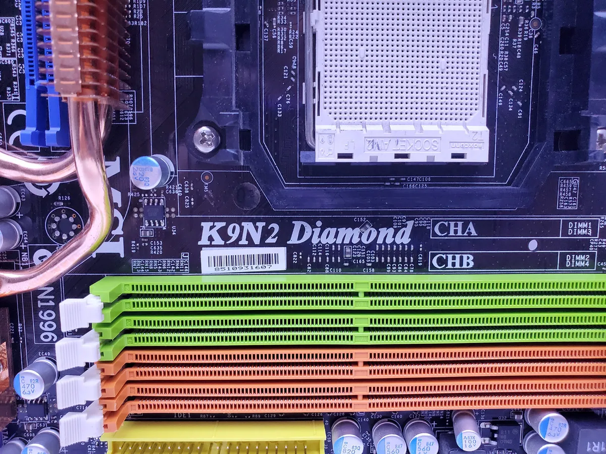 Материнська плата MSI K9N2 Diamond (Socket AM2+, DDR2, б/в)