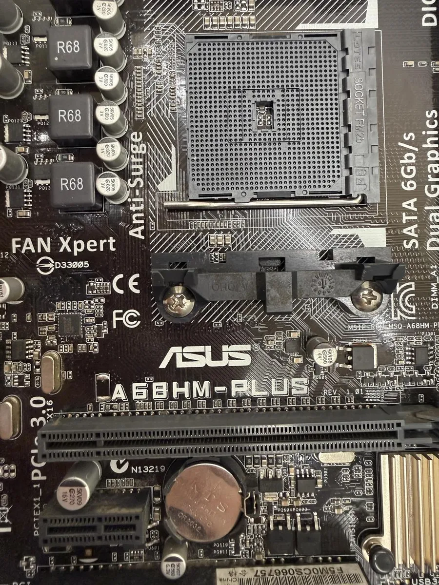 Материнська плата ASUS A68HM-PLUS (Socket FM2+, DDR3, б/в)