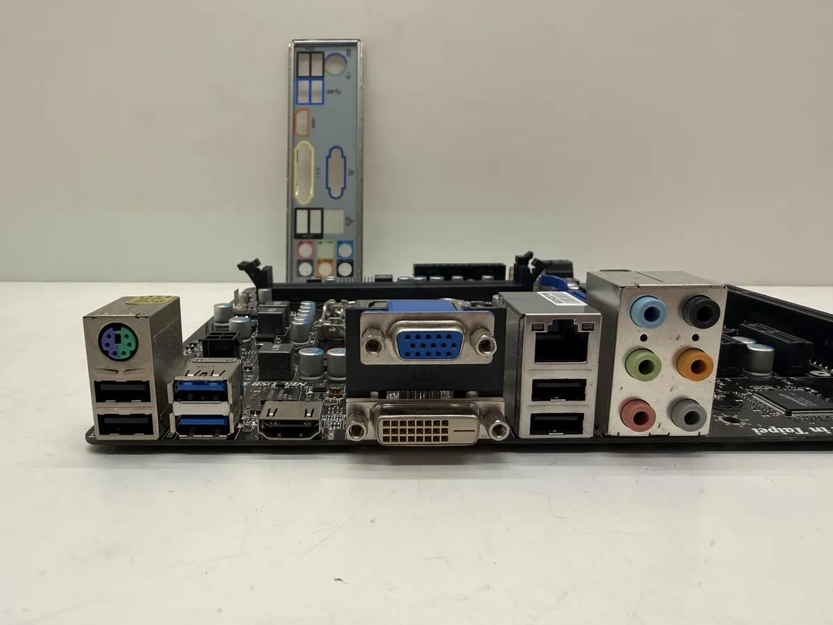 Материнська плата MSI H61MU-E35 (B3) (LGA 1155, DDR3, б/в)