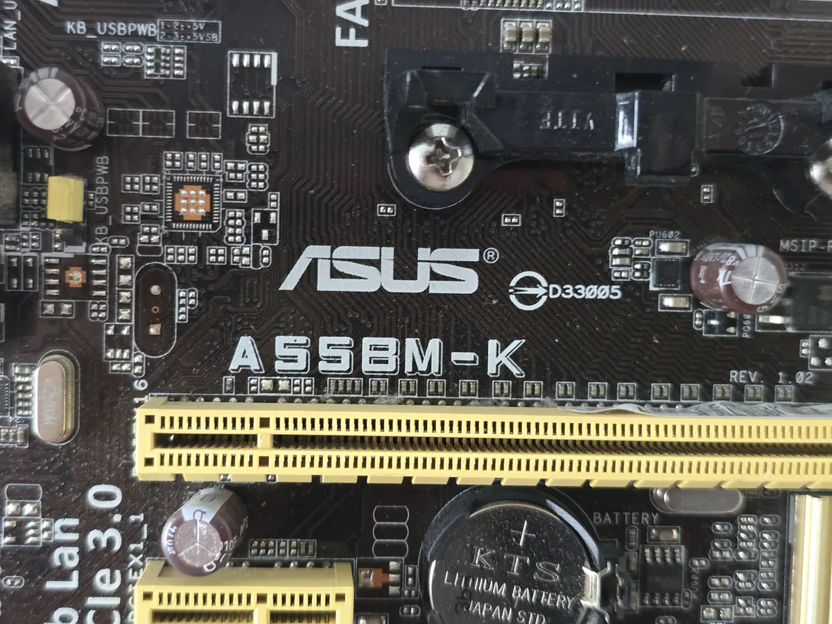 Материнська плата ASUS A55BM-K Socket FM2+, DDR3, б/у)