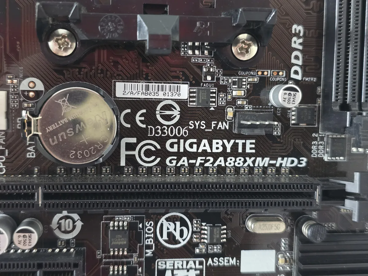 Материнська плата GIGABYTE GA-F2A88XM-HD3 Socket FM2+, DDR3