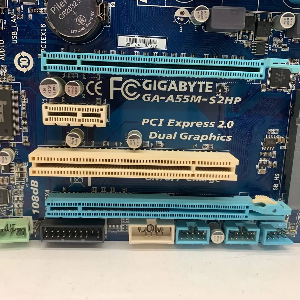 Материнская плата GIGABYTE GA-A55M-S2HP Socket FM1, DDR3,