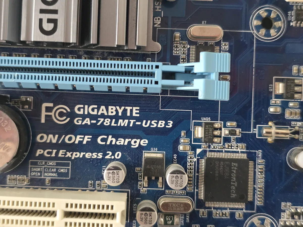 Материнська плата Gigabyte GA-78LMT-USB3 (AM3+, DDR3,б/в)