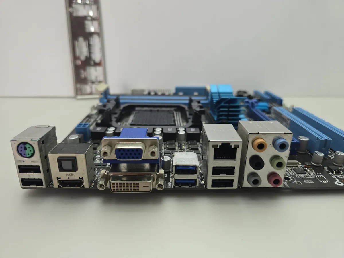 Материнська плата ASUS M5A78L-M/USB3 (AM3+, DDR3, б/в)