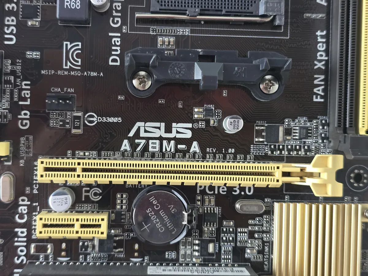 Материнська плата ASUS A78M-A (FM2+, DDR3, б/в) | Гарантія