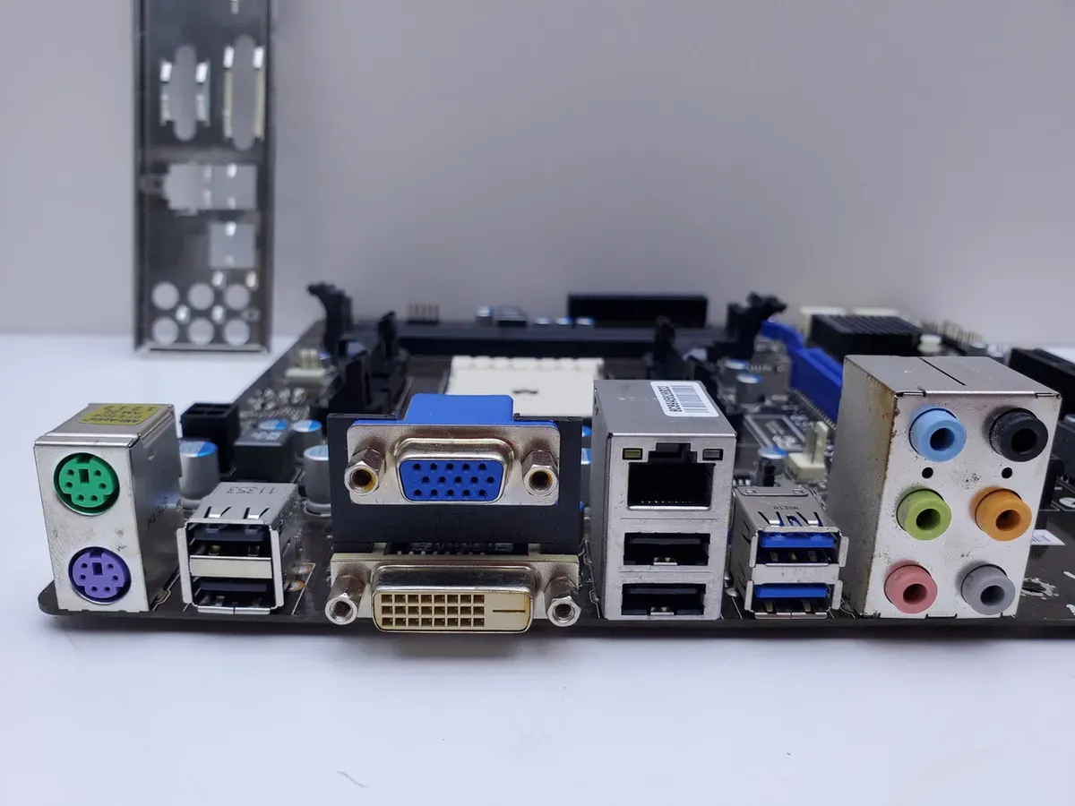 Материнська плата MSI A75MA-P35 (Socket FM1, DDR3, б/в)