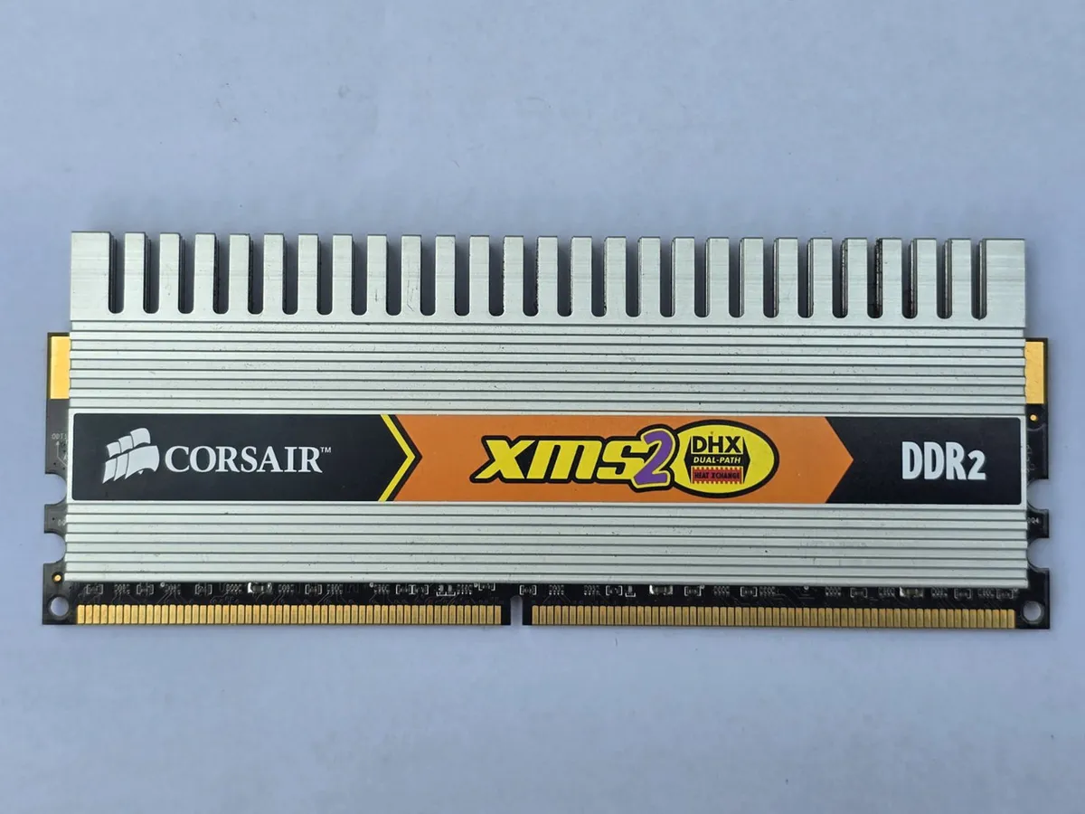 Купити Оперативну пам'ять Corsair XMS2 2GB DDR2 800MHz б/у з гарантією 1 місяць