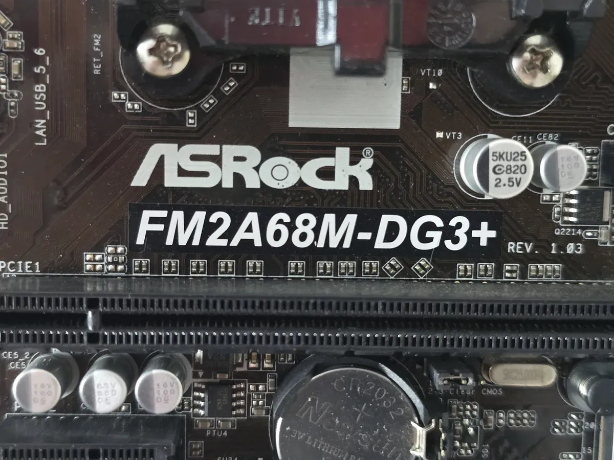 Материнська плата ASRock FM2A68M-DG3+ (FM2+, DDR3, б/в)