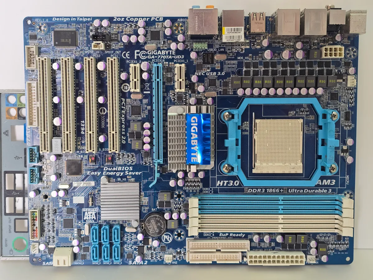 Материнська плата Gigabyte GA-MA770TA-UD3 (Socket AM3, DDR3, б/у) купити в Україні