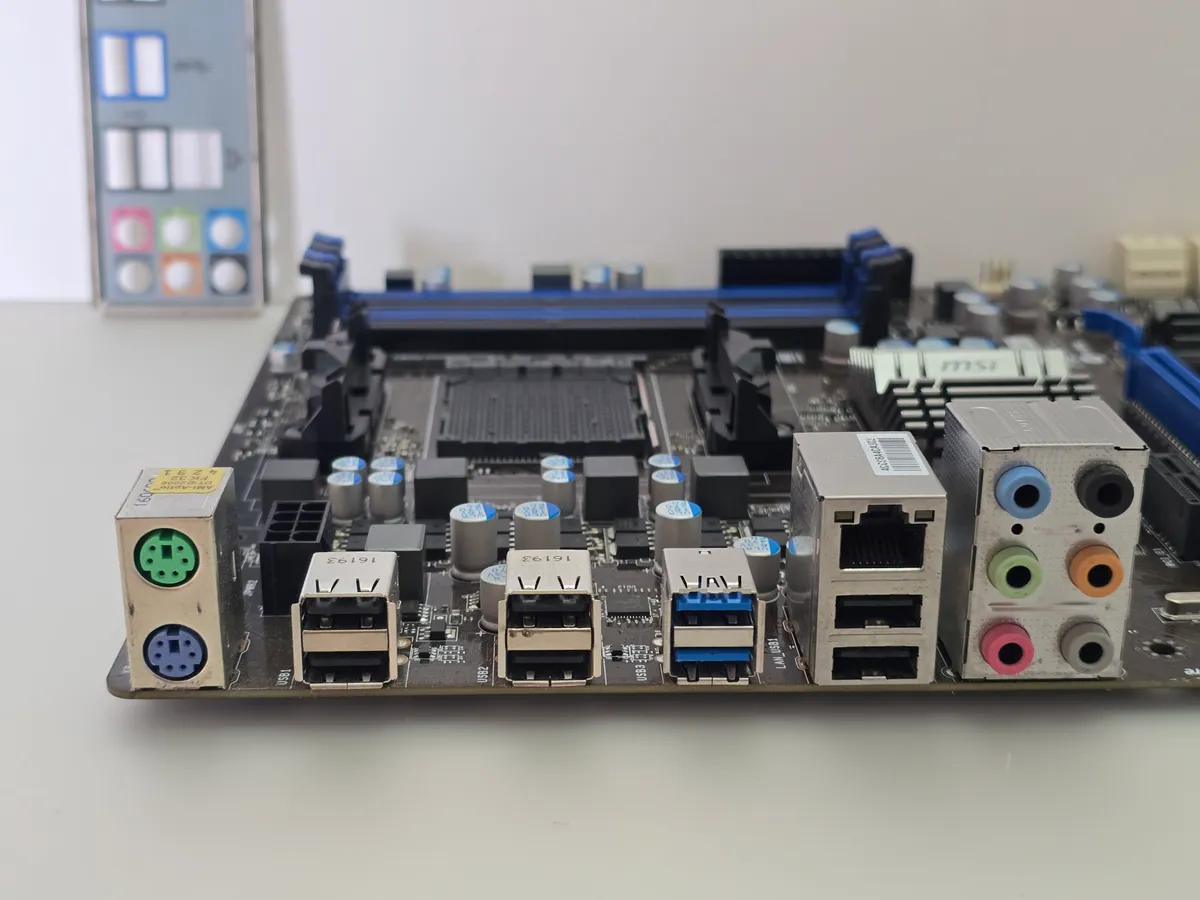 Материнська плата MSI 970A-G43 (Socket AM3+, DDR3, AMD FX, б/у) купити в Україні