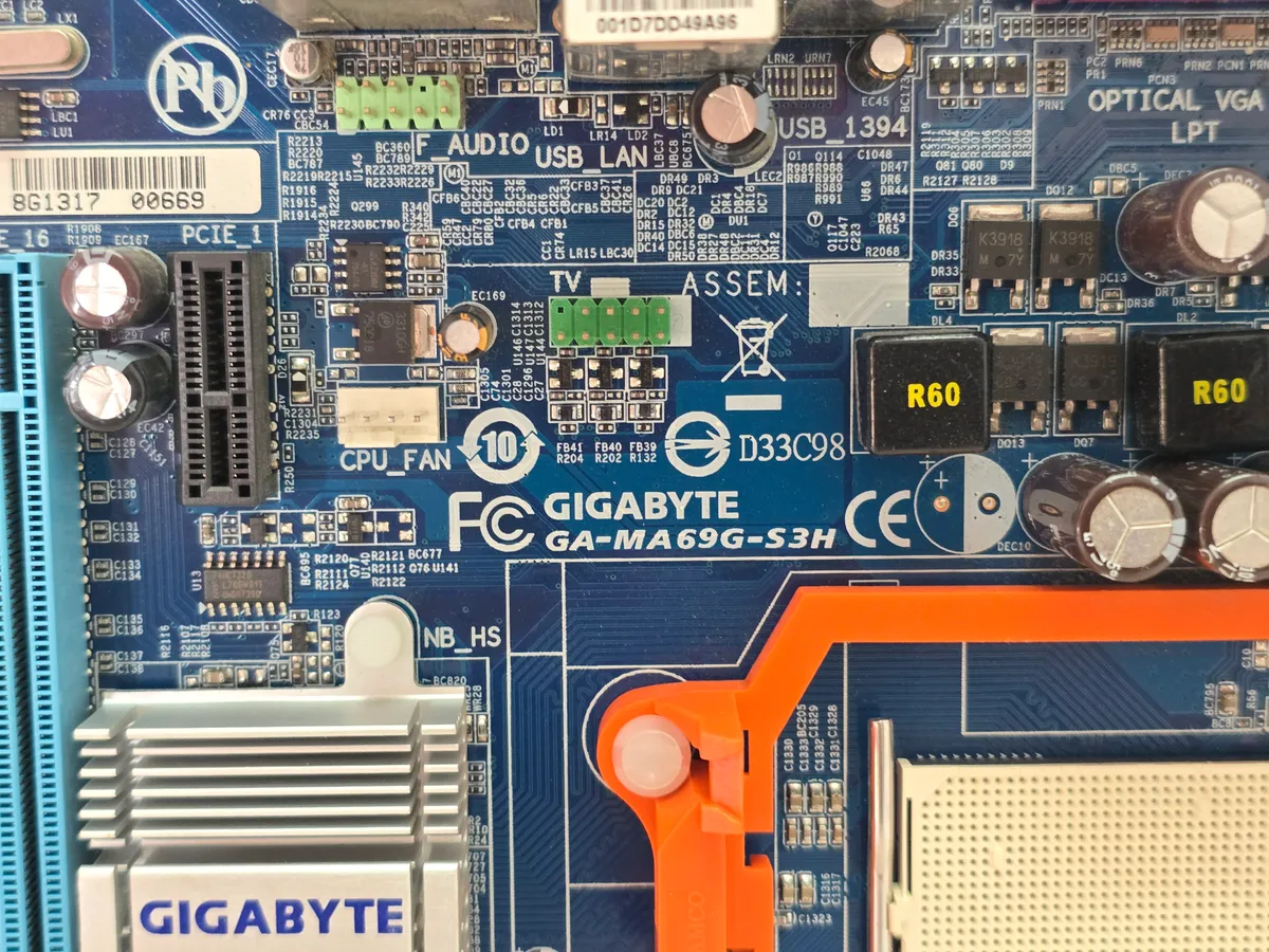 Материнська плата Gigabyte GA-MA69G-S3H (Socket AM2+, DDR2, б/у) купити в Україні