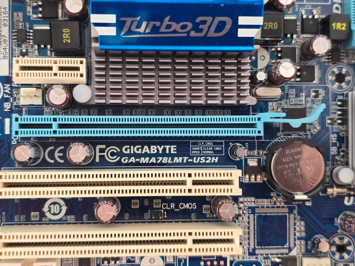 Материнська плата Gigabyte GA-MA78LMT-US2H (Socket AM3, DDR3, HDMI, б/у) купити в Україні