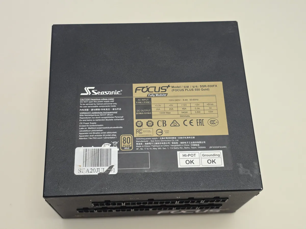 Блок живлення для ПК 550W Seasonic Focus Plus Gold (SSR-550FX)