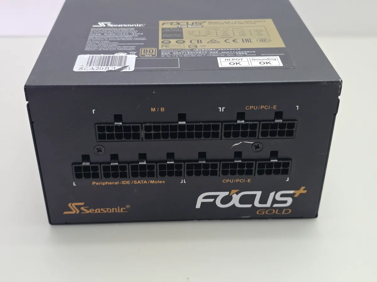 Блок живлення для ПК 550W Seasonic Focus Plus Gold (SSR-550FX)