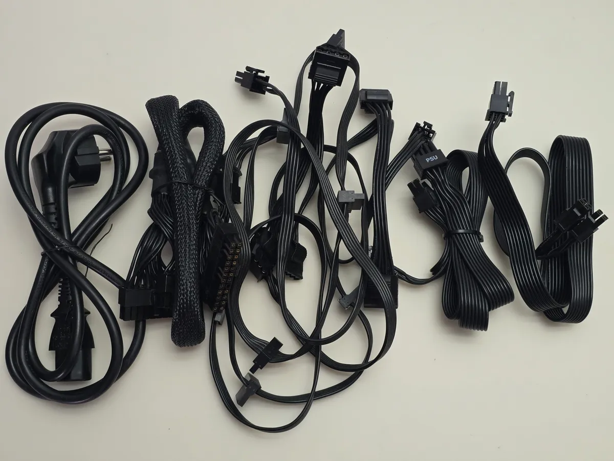 Блок живлення для ПК 550W Seasonic Focus Plus Gold (SSR-550FX)