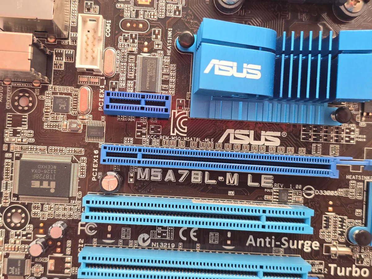 Купити Материнську плату ASUS M5A78L-M LE (Socket AM3+, DDR3, AMD FX, б/у)