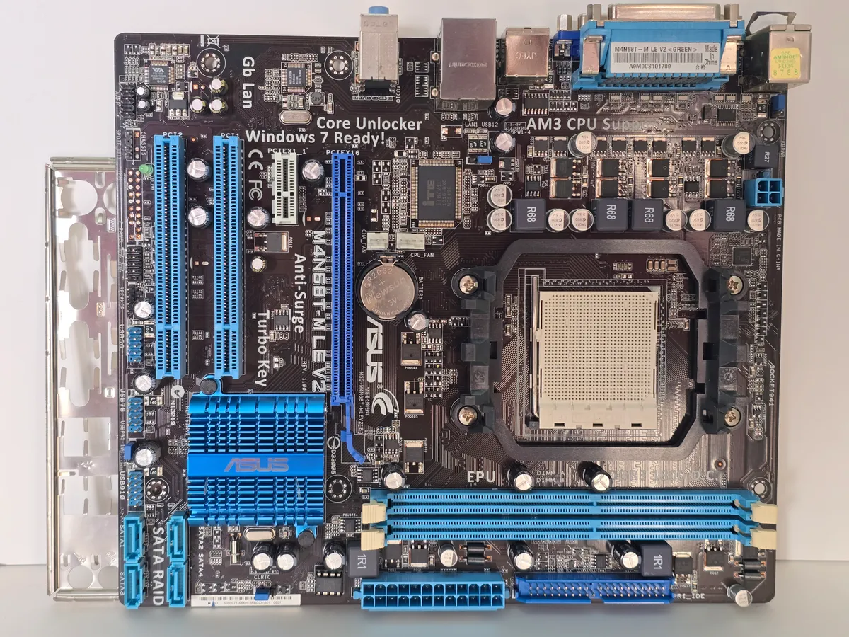Купити вживану материнську плату ASUS M4N68T-M LE V2 (Socket AM3, DDR3) в Україні