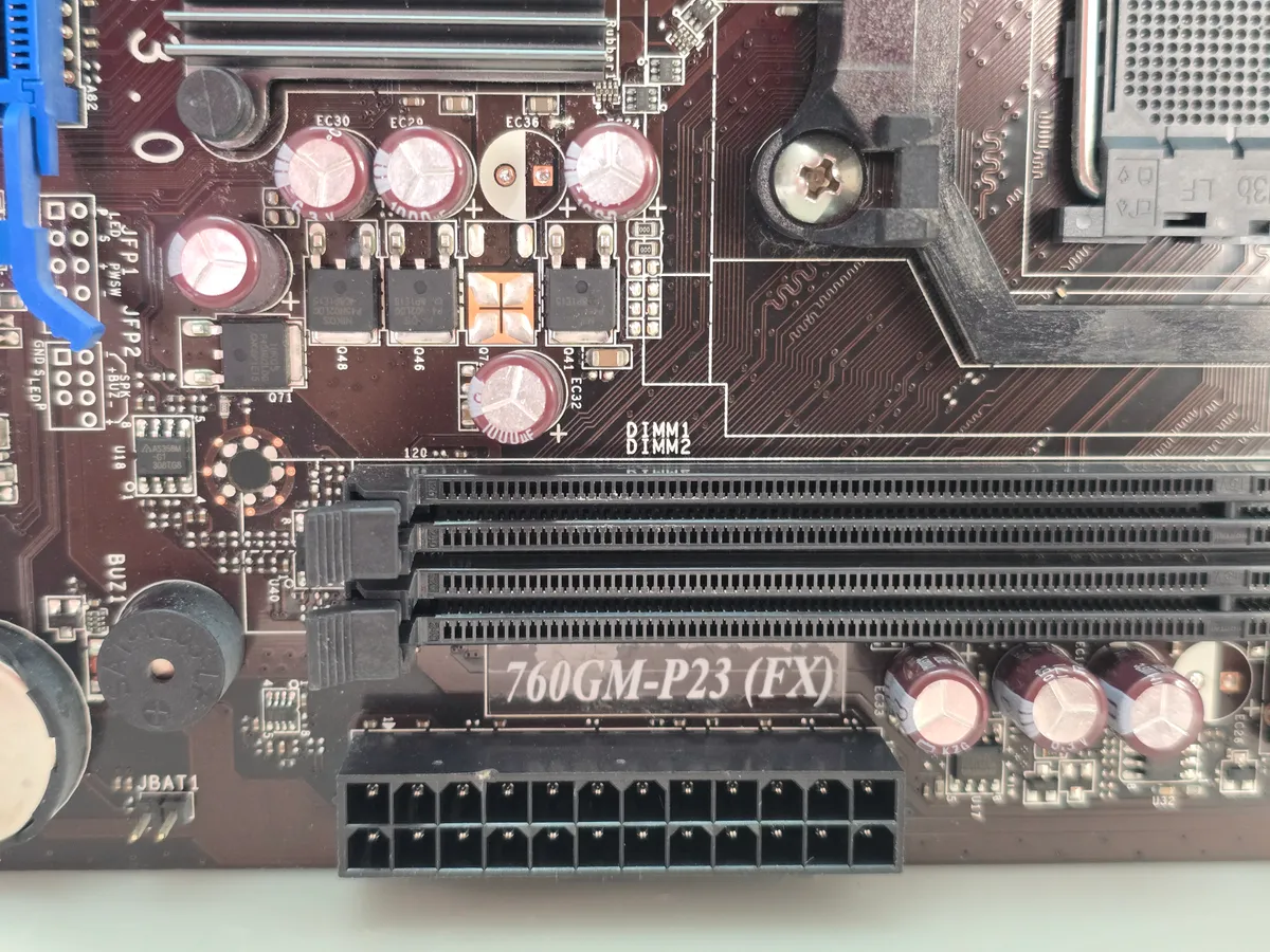 Купити вживану материнську плату MSI 760GM-P23(FX) (Socket AM3+, DDR3, AMD FX) в Україні