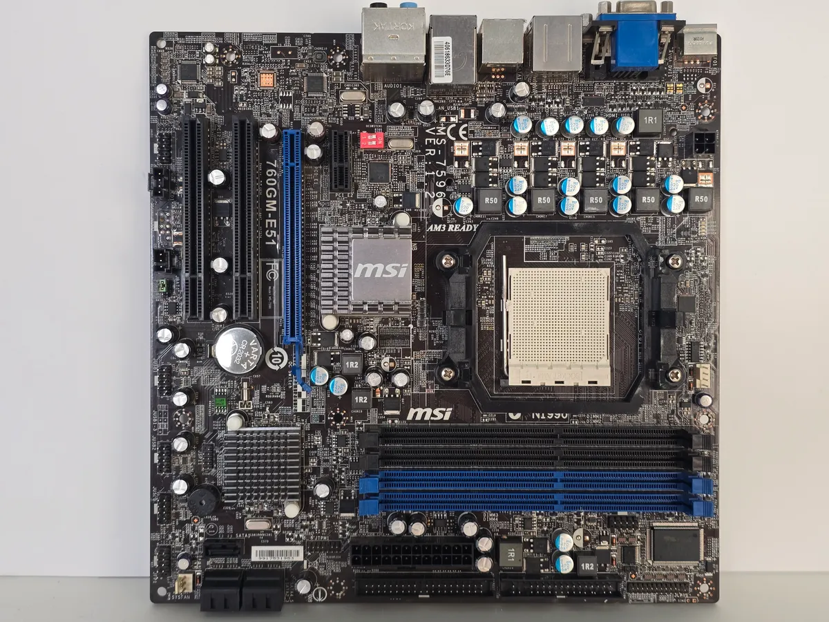 Купити вживану материнську плату MSI 760GM-E51 (AM3, DDR3) з гарантією