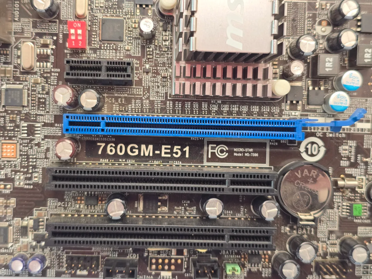 Купити вживану материнську плату MSI 760GM-E51 (AM3, DDR3) з гарантією