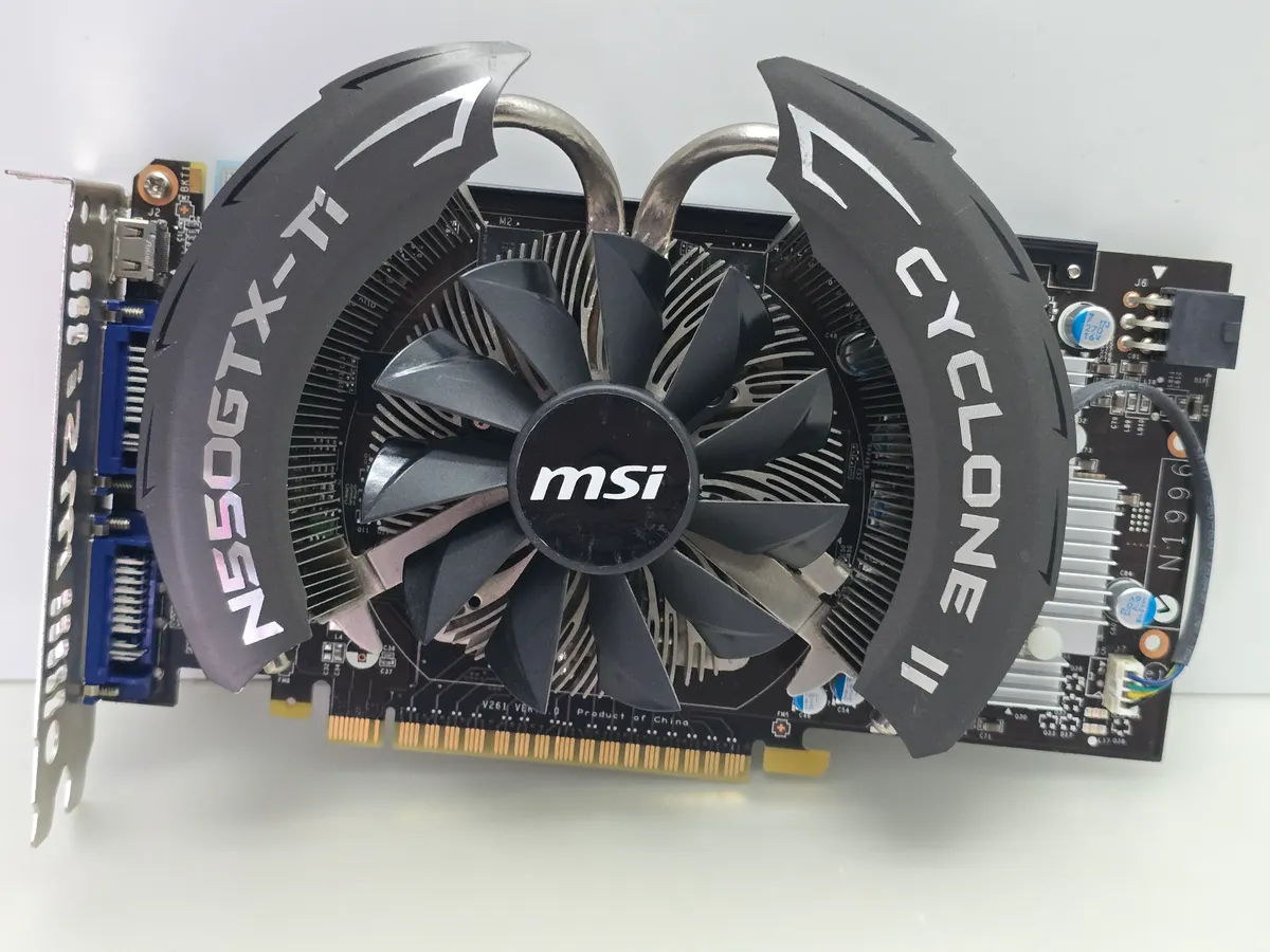 Відеокарта MSI GeForce GTX 550 Ti з 1 ГБ GDDR5 пам'яті та 192-бітною шиною забезпечує стабільну прод