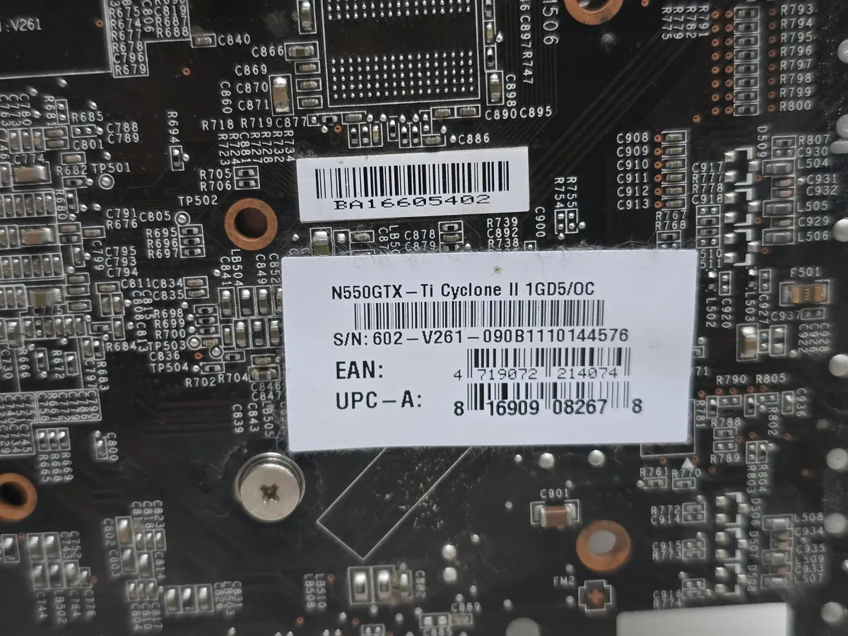 Відеокарта MSI GeForce GTX 550 Ti з 1 ГБ GDDR5 пам'яті та 192-бітною шиною забезпечує стабільну прод