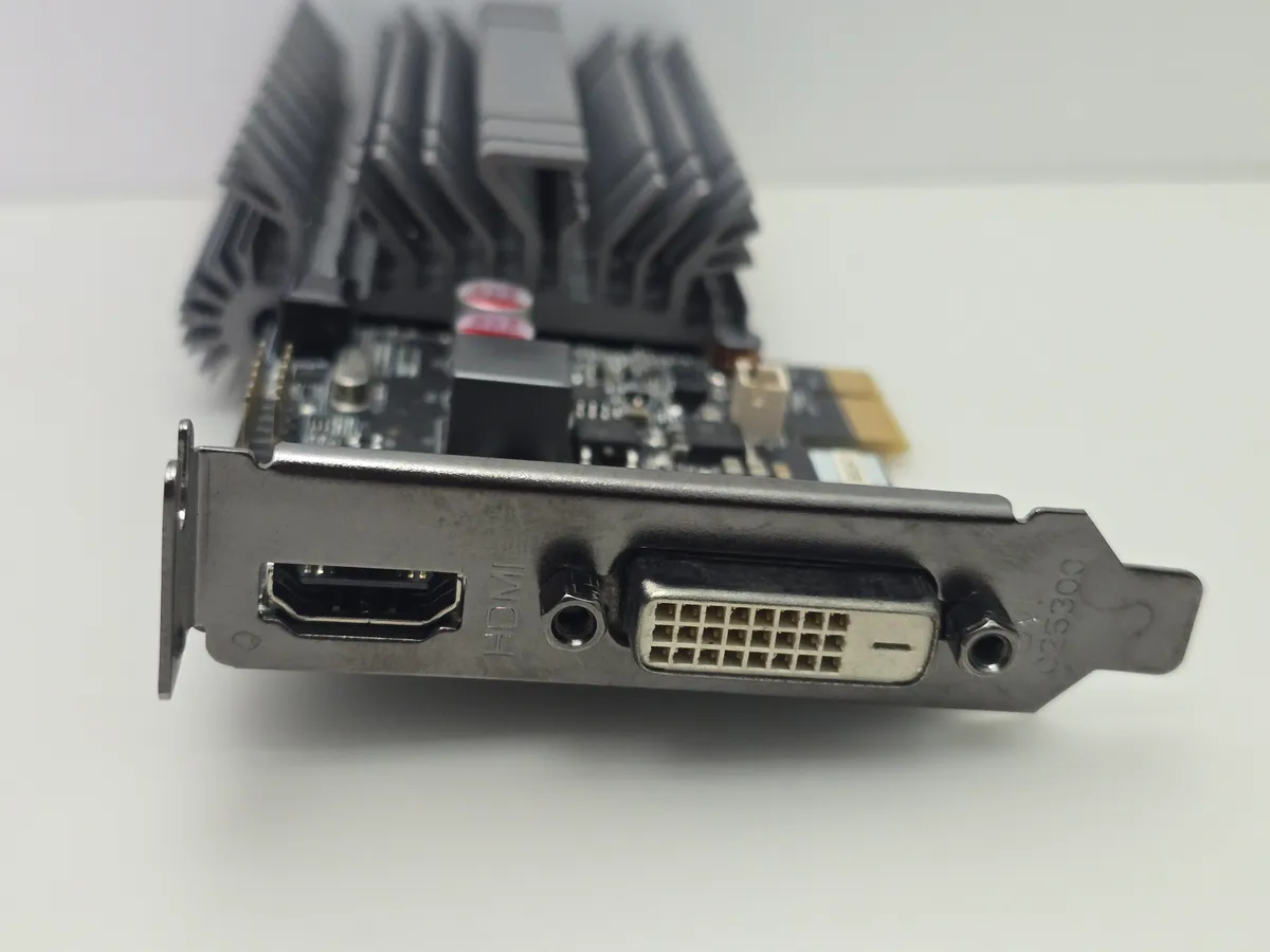 Відеокарта Zotac GeForce GT 730 1GB GDDR3 Low Profile PCI-E x1 б/у з гарантією