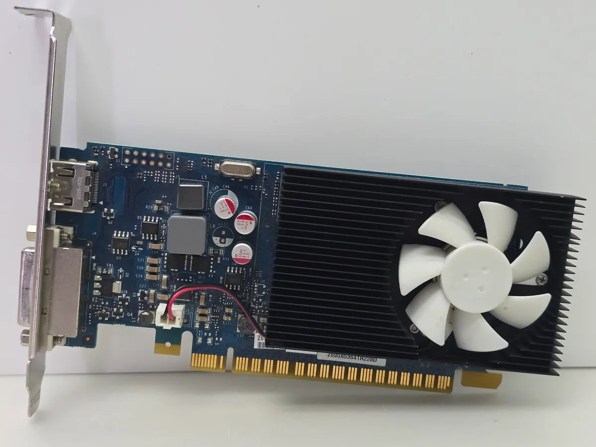 Купити відеокарту Medion GeForce GTX 745 2GB б/у в Україні – геймерська з гарантією