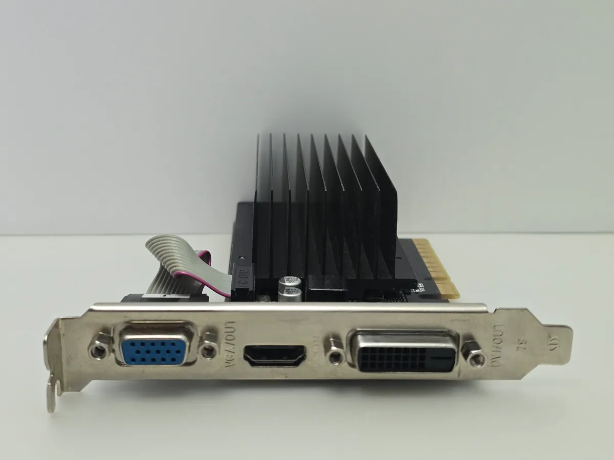 Купити б/у відеокарту PALIT GeForce GT 710 2GB GDDR3 в Україні