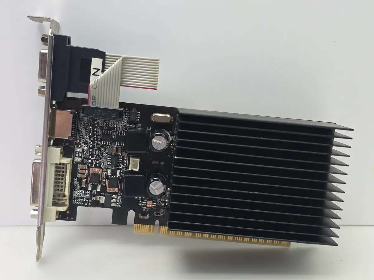 Купити відеокарту PALIT GeForce G210 1GB GDDR3 б/у в Україні - Kompi
