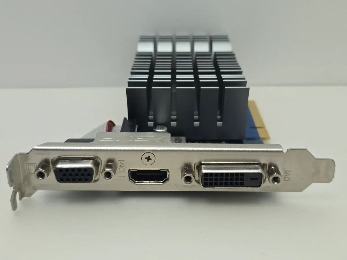 Купити відеокарту ASUS GeForce GT 730 1GB GDDR3 б/у в Україні - Kompi