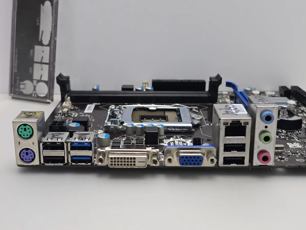 Купити материнську плату MSI H81M-P33 Socket 1150 DDR3 б/в з гарантією