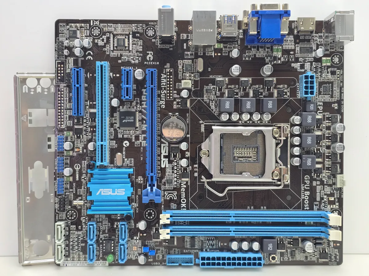 Купити материнську плату ASUS P8H77-M LE Socket 1155 DDR3 USB 3.0 б/в