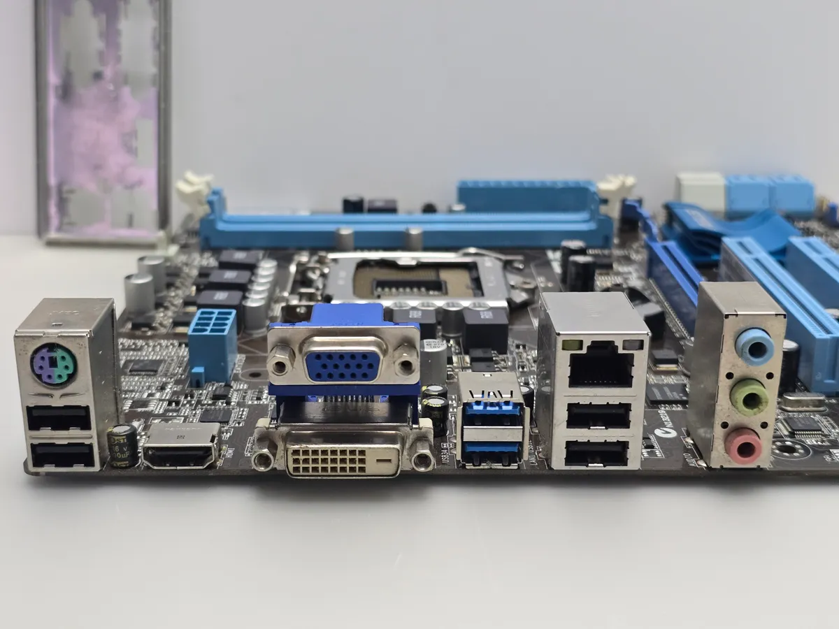 Материнська плата ASUS P8H67-M LE (Socket 1155, DDR3, б/у)