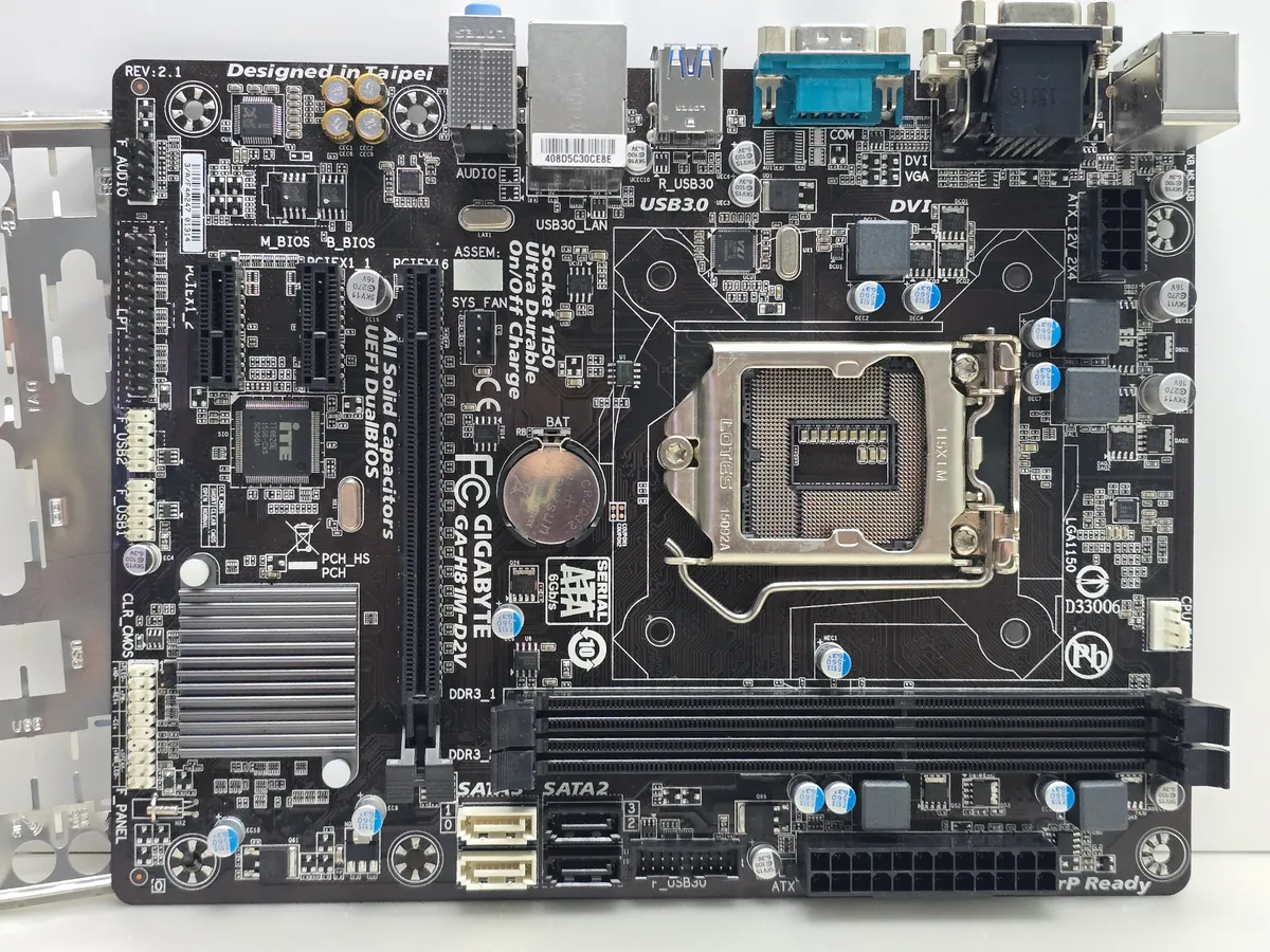 Материнська плата Gigabyte GA-H81M-D2V (LGA 1150, DDR3, б/в)