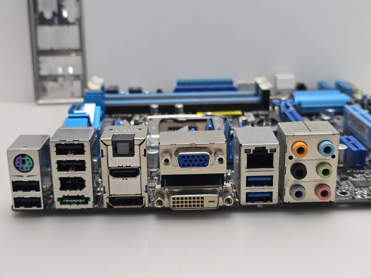 Материнська плата ASUS P8H67-M EVO (LGA 1155, DDR3, б/в)