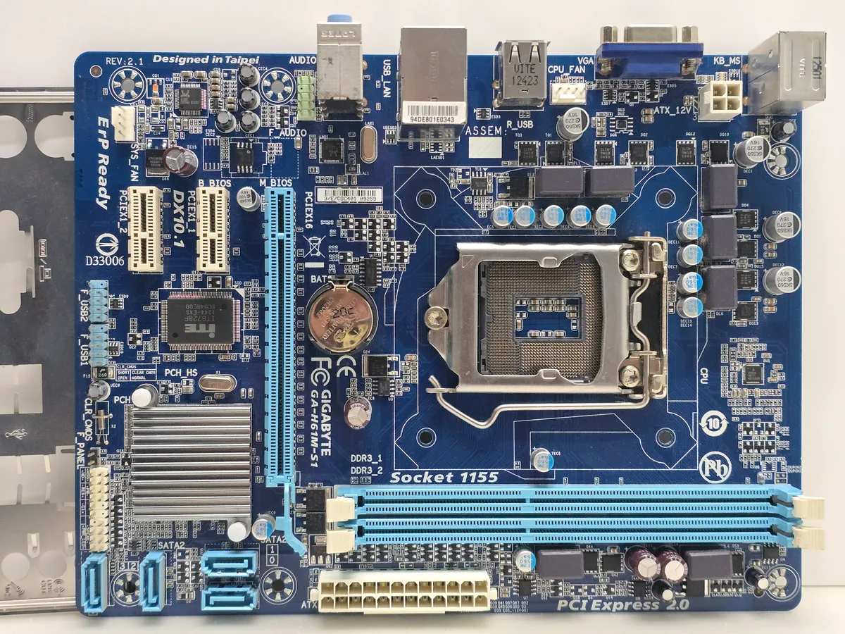 Купити материнську плату GIGABYTE GA-H61M-S1 Socket 1155 DDR3 б/у з гарантією