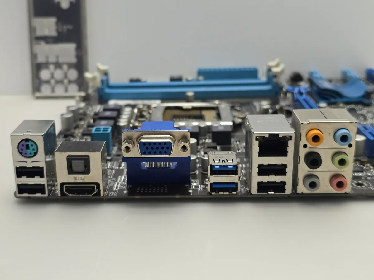 Материнська плата ASUS P8H61-M PRO Socket 1155 DDR3 б/у перевірена з гарантією