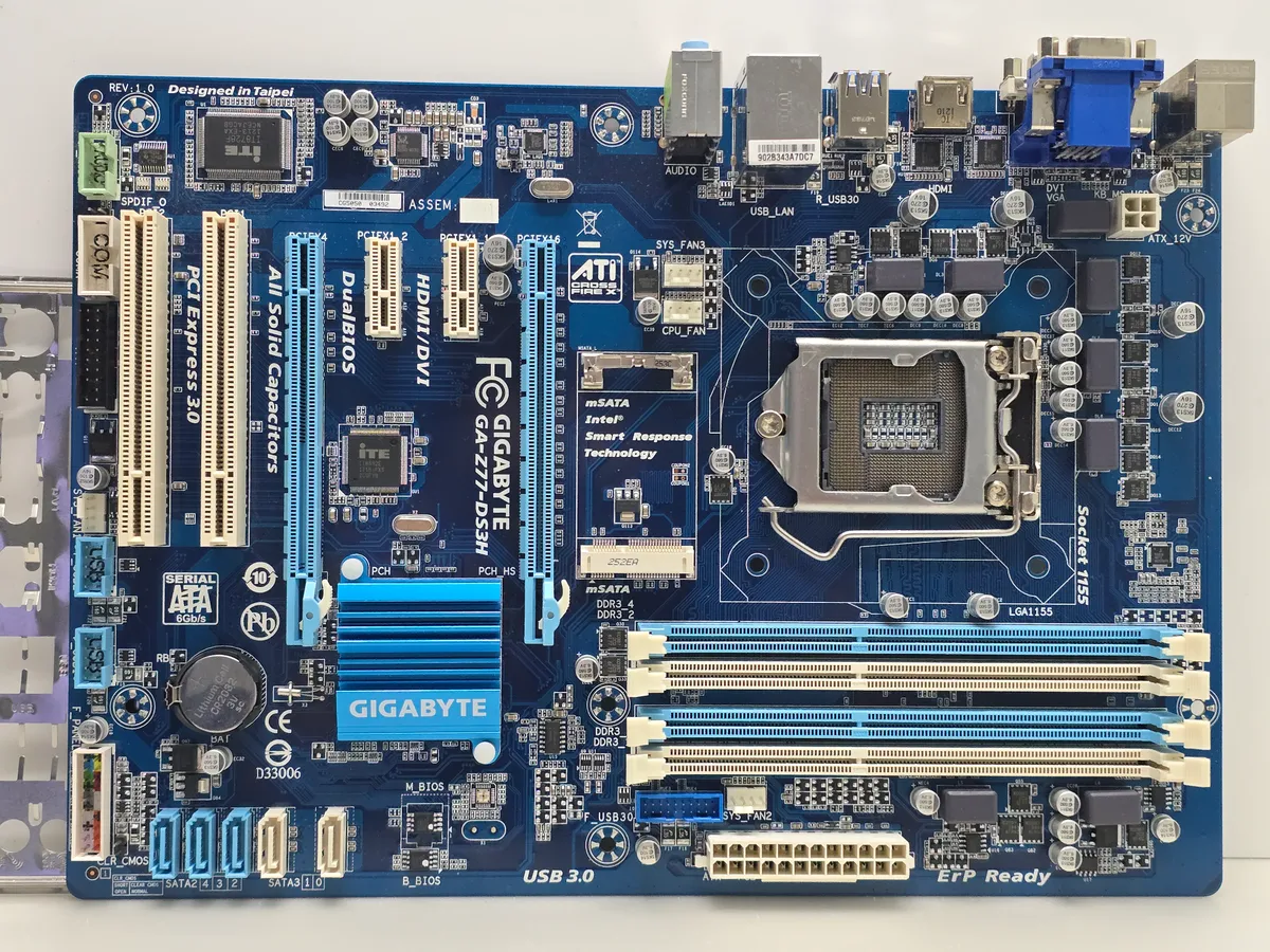 Материнська плата GIGABYTE GA-Z77M-DS3H (LGA 1155, DDR3, б/в)
