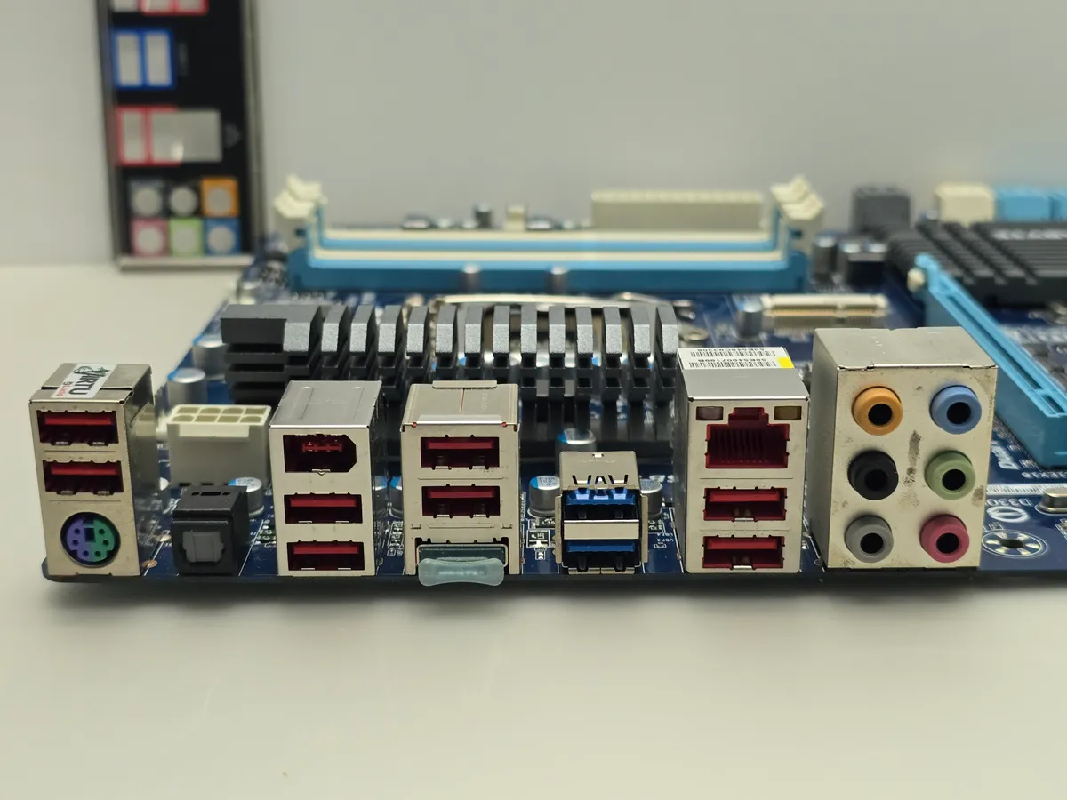 Купити материнську плату Gigabyte GA-Z68XP-UD3 (Socket 1155, Z68, DDR3, б/у) в Україні