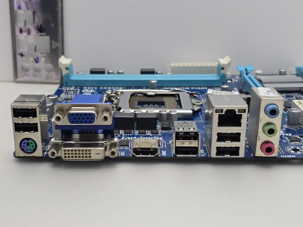 Gigabyte GA-H61M-HD2 (s1155, Б/у, DDR3) - Материнська плата LGA 1155 | Гарантія