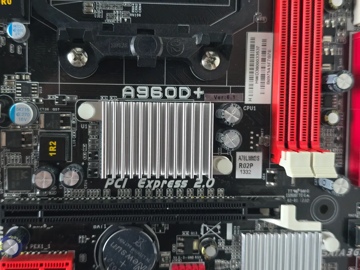 Купити материнську плату BIOSTAR A960D+ (AM3+, DDR3, AMD FX, б/у) в Україні