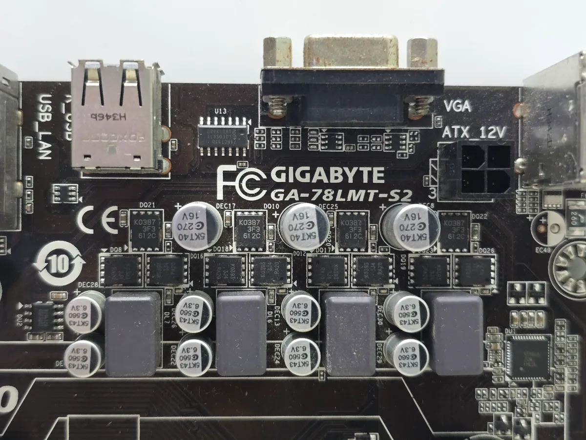 Купити материнську плату Gigabyte GA-78LMT-S (AM3+, DDR3, б/у) в Україні